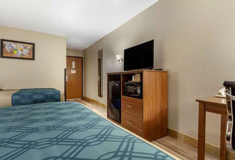 هتل Econo Lodge Hays I 70