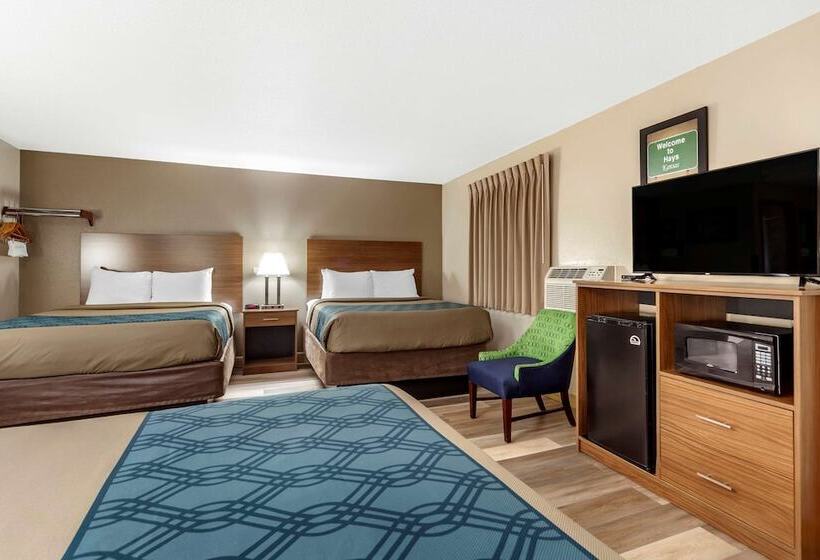 هتل Econo Lodge Hays I 70