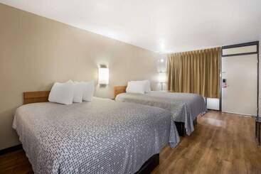 هتل Econo Lodge