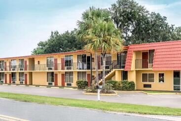 هتل Econo Lodge