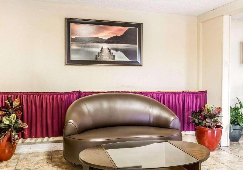 هتل Econo Lodge Macon
