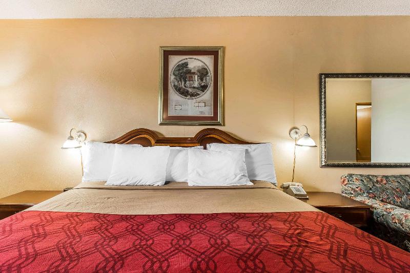 هتل Econo Lodge Macon
