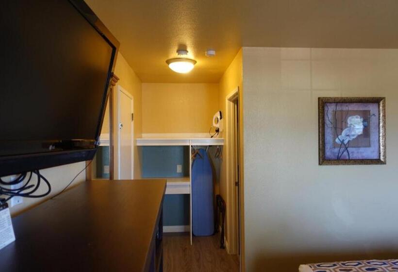 ホテル Avenida Oceanside Camp Pendleton