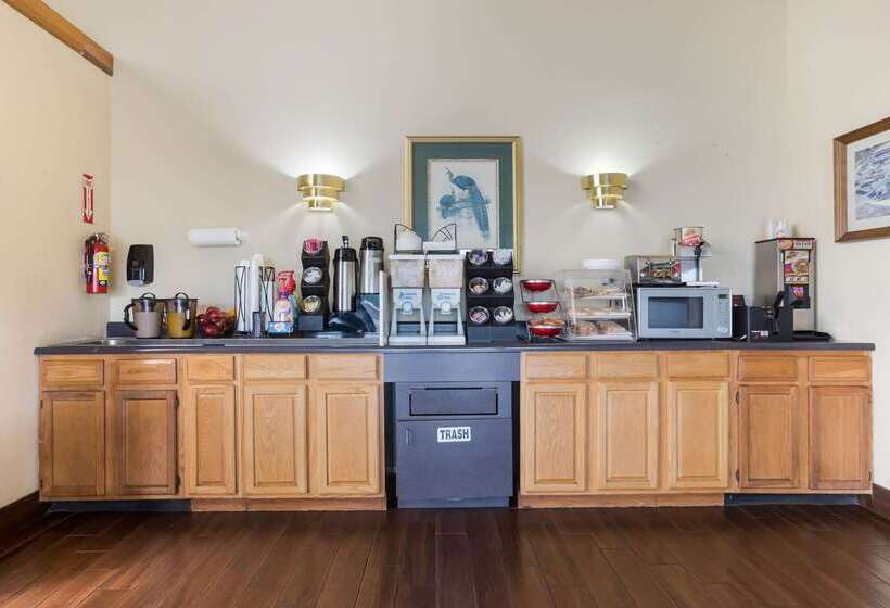 فندق Econo Lodge Saint Robert