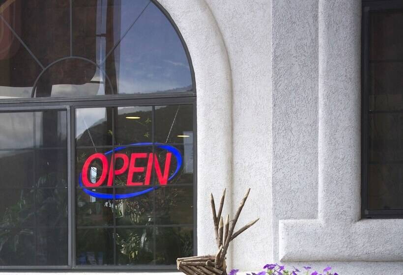 هتل Gateway Inn And Suites