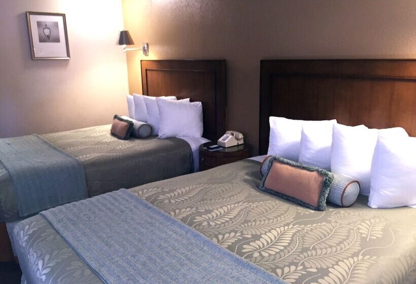 هتل Heritage Inn La Mesa