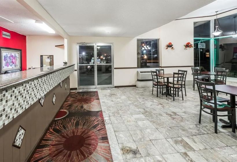 בית מלון כפרי Knights Inn Lake Charles