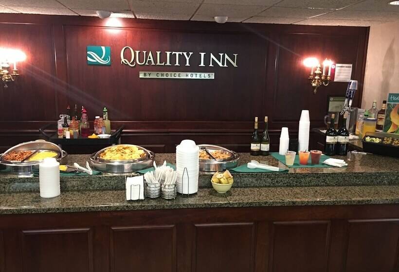 هتل Quality Inn Schaumburg  Chicago Near The Mall