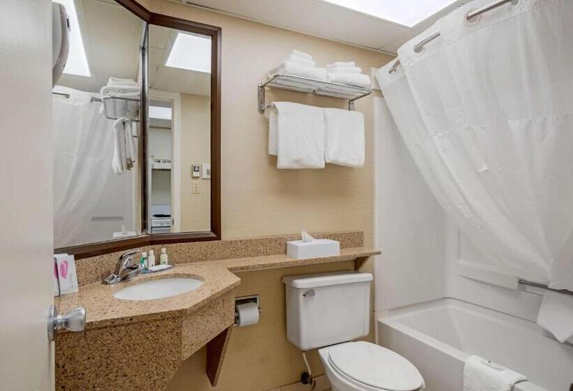 هتل Quality Inn & Suites Ocean City Fenwick