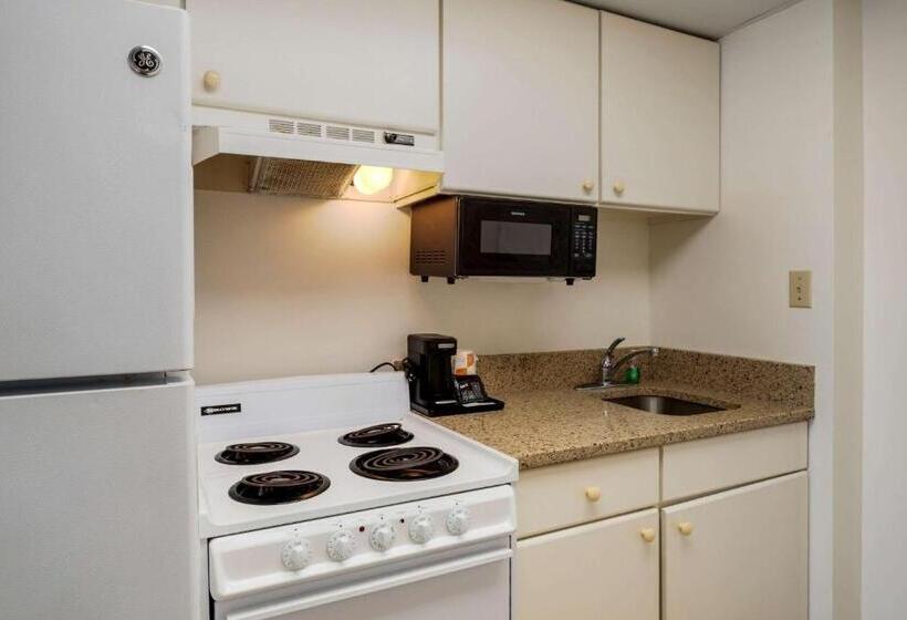 هتل Quality Inn & Suites Ocean City Fenwick