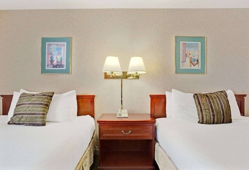فندق Ramada By Wyndham Draper