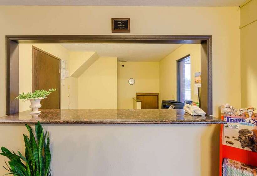 فندق Rodeway Inn Mitchell
