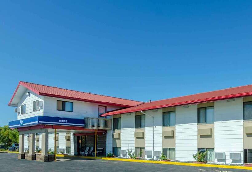فندق Rodeway Inn Mitchell