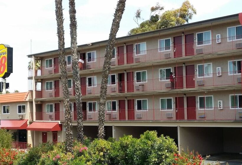 Super 8 By Wyndham San Diego Hotel Circle