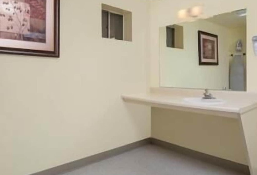 فندق Travelodge By Wyndham Klamath Falls