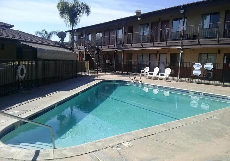 מוטל Best Economy Inn & Suites