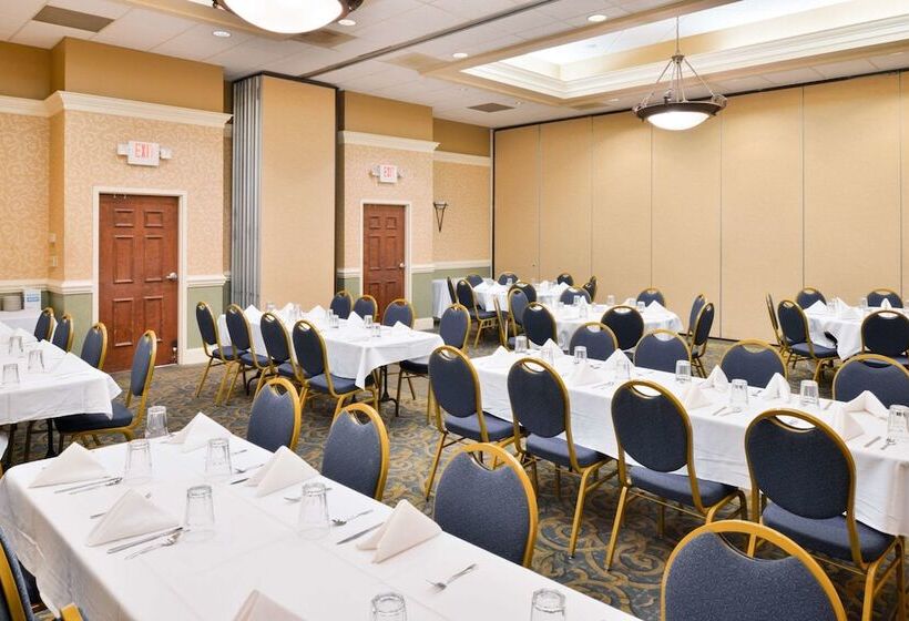 모텔 Quality Inn Dutch Inn