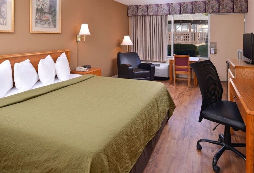 모텔 Quality Inn Dutch Inn