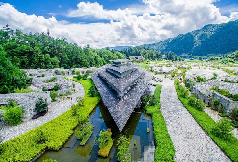 هتل The Lost Stone