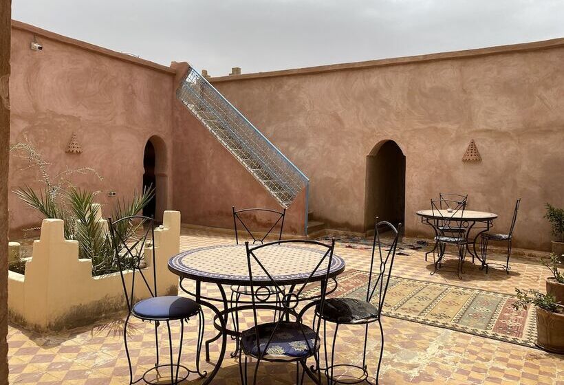 پانسیون Auberge Kasbah Des Dunes