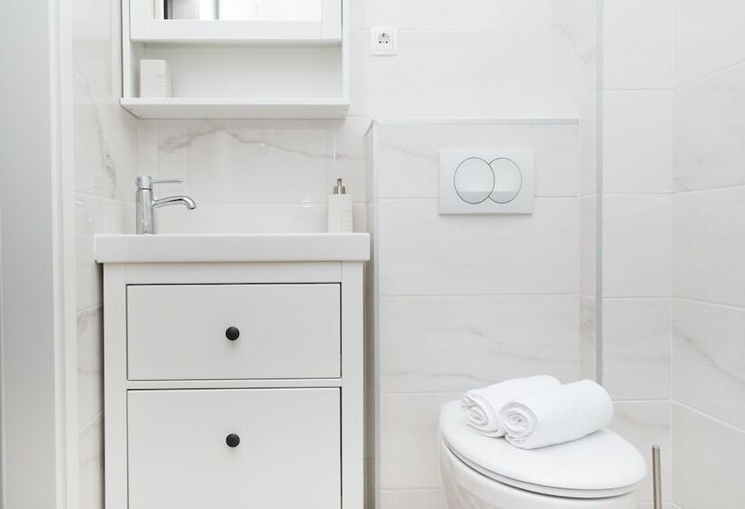 پانسیون Bishop S Palace