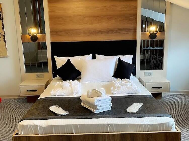 Otel 374