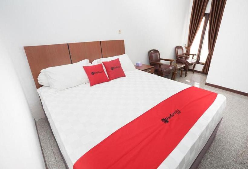 پانسیون Reddoorz Syariah Near Bundaran Joeang