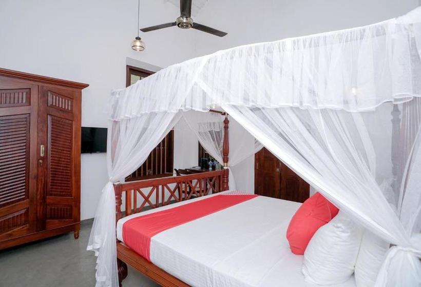 Bed & Breakfast Pinipahana Walauwa Resort & Villa