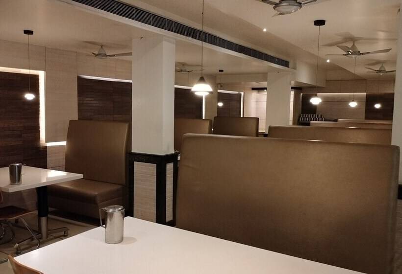 Hotel Lnb Residency