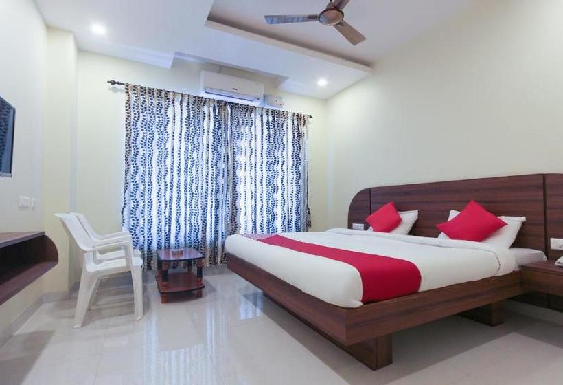 호텔 Oyo 63300  Rasi Residency