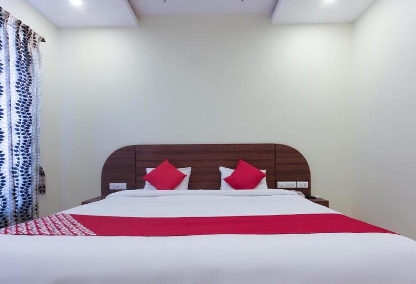 호텔 Oyo 63300  Rasi Residency