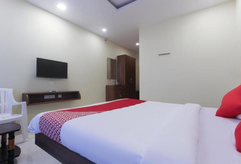 호텔 Oyo 63300  Rasi Residency