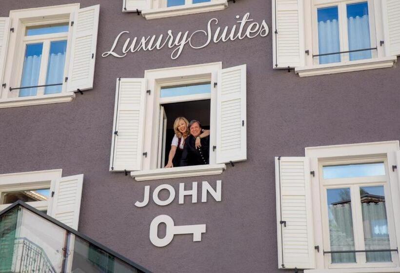 تختخواب و صبحانه John Luxury Suites