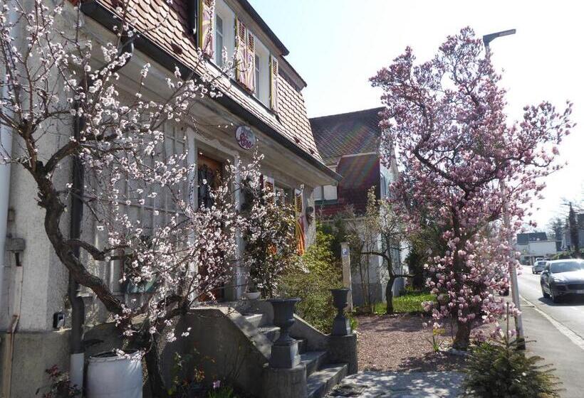 ベッドアンドブレックファースト Pension Zur Rose