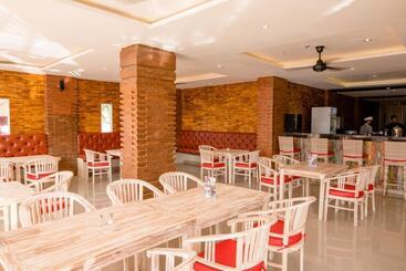 Canggu Dream Village Hotel And Suites