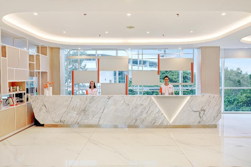 Harris Hotel & Conventions Bundaran Satelit Surabaya