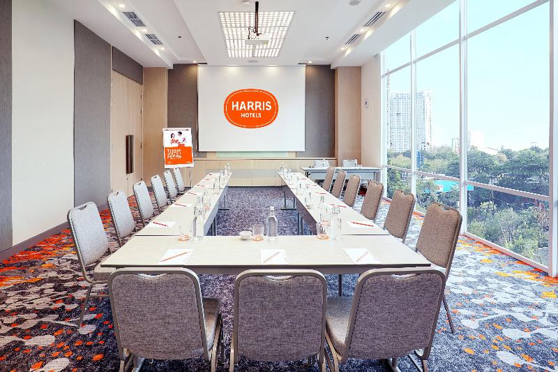 Harris Hotel & Conventions Bundaran Satelit Surabaya