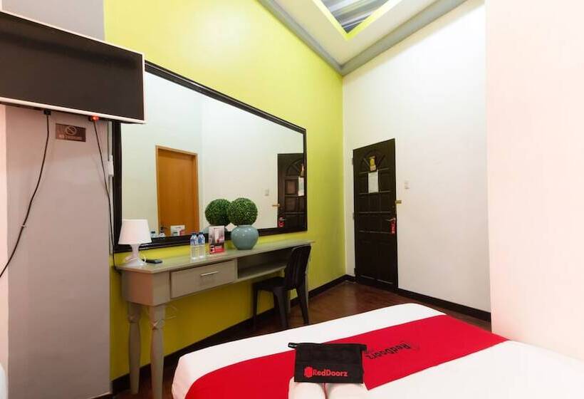 호텔 Reddoorz Near Robinsons North Tacloban
