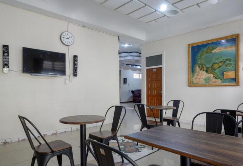 בית מלון כפרי Reddoorz Plus Syariah At Alam Raya