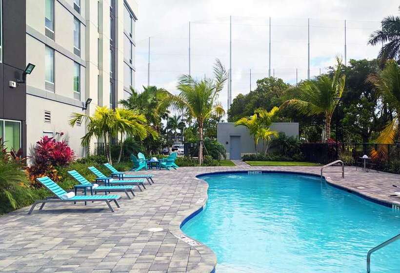 هتل Home2 Suites By Hilton West Palm Beach Airport, Fl