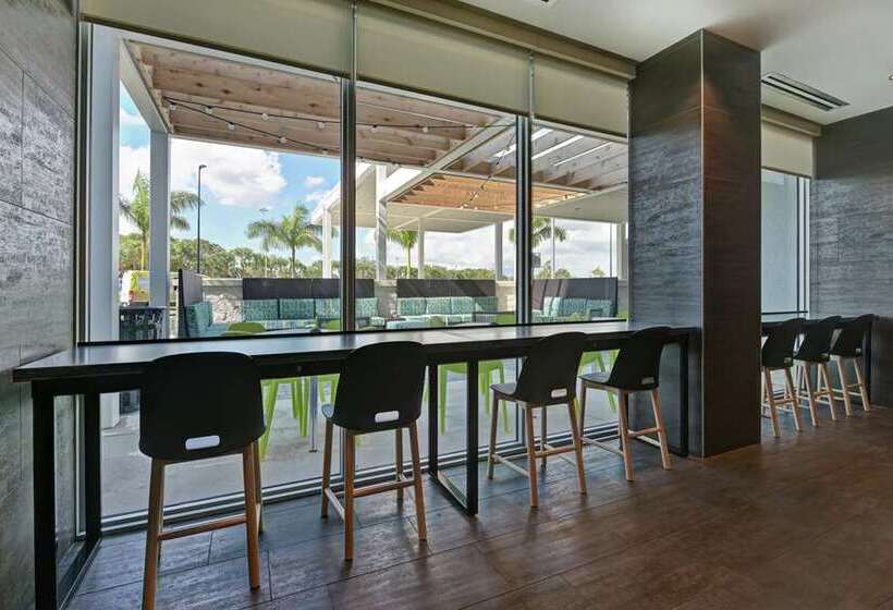هتل Home2 Suites By Hilton West Palm Beach Airport, Fl