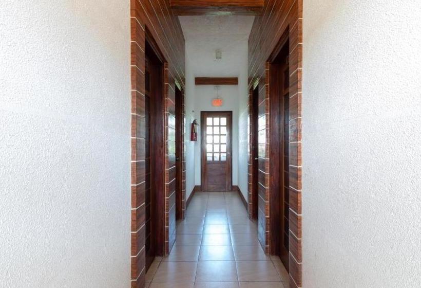 هتل Reddoorz Near Manlurip Rotonda Tacloban