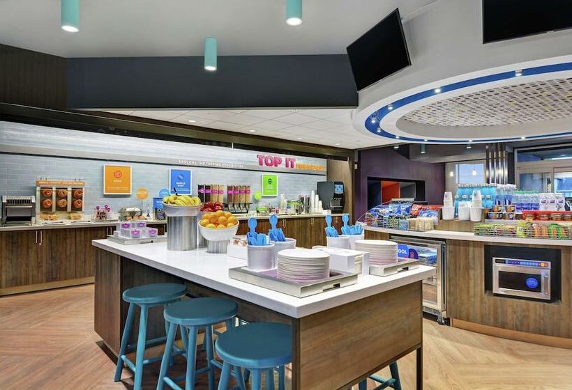 هتل Tru By Hilton Springfield Downtown