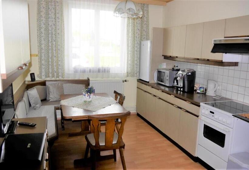 ペンション Gertis Blumenhof Privatzimmer, Ferienwohnung