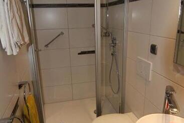 هاستل Gästehaus Ainser