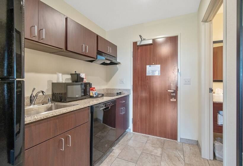 Cobblestone Hotel & Suites   Austin
