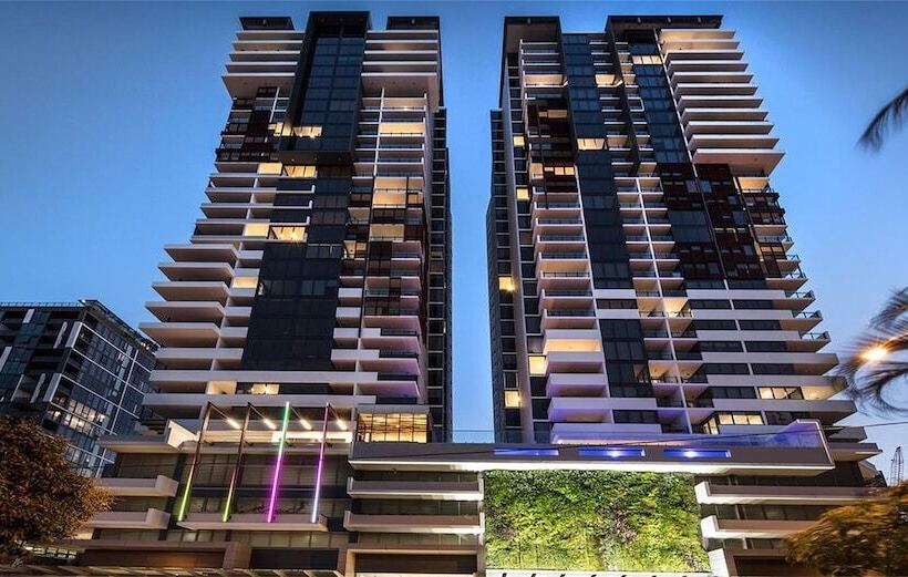 Hostrelax Residences On Merivale