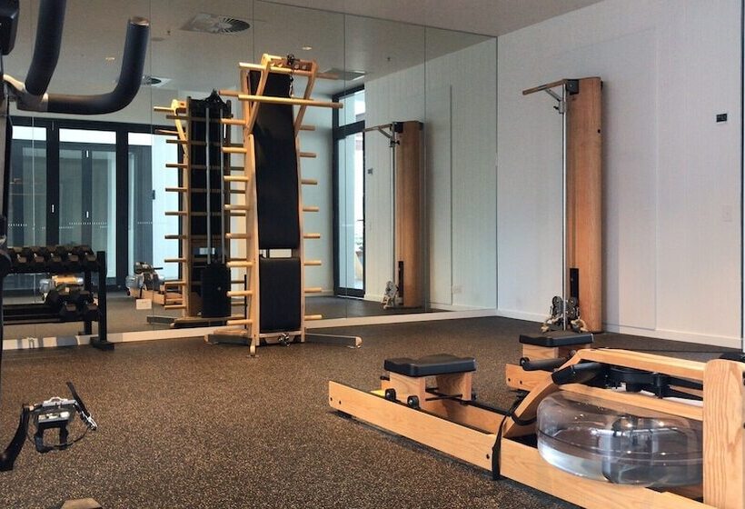 Hostrelax Residences On Merivale