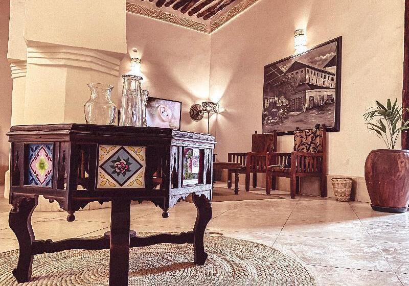 تختخواب و صبحانه Smiles Stone Town