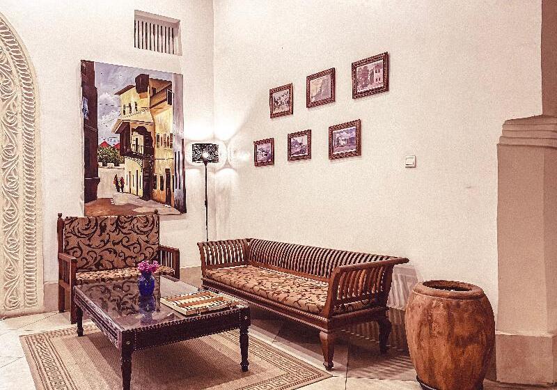 تختخواب و صبحانه Smiles Stone Town